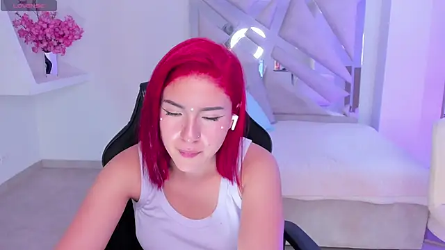 Snapshot of kendaall_jenner_ chatting on 6, 2, 2025 kendaall jenner online show from 6, 2, 2025