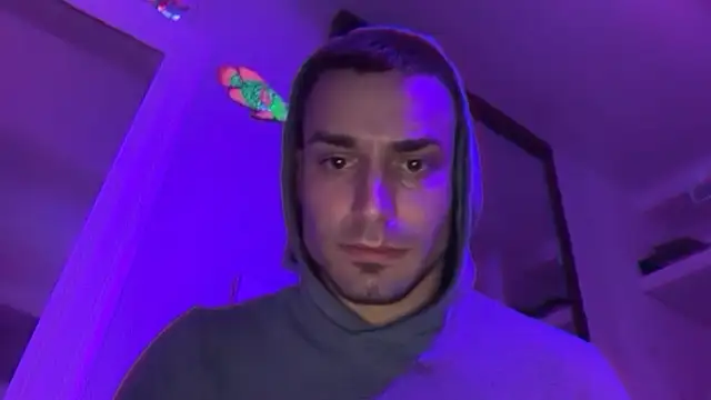 Snapshot of hot_shot_13 chatting on 6, 11, 2025 hot shot 13 online show from 6, 11, 2025