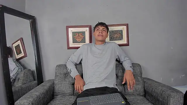 Snapshot of dafnezahiraa_ chatting on 3, 12, 2024 dafnezahiraa online show from 3, 12, 2024