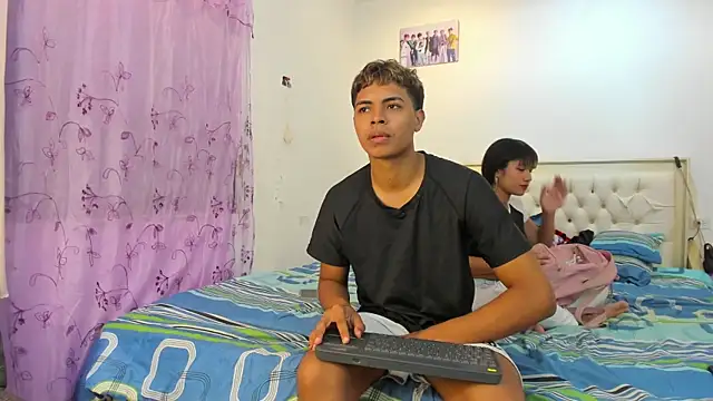 Snapshot of dafnezahiraa_ chatting on 19, 3, 2025 dafnezahiraa online show from 19, 3, 2025