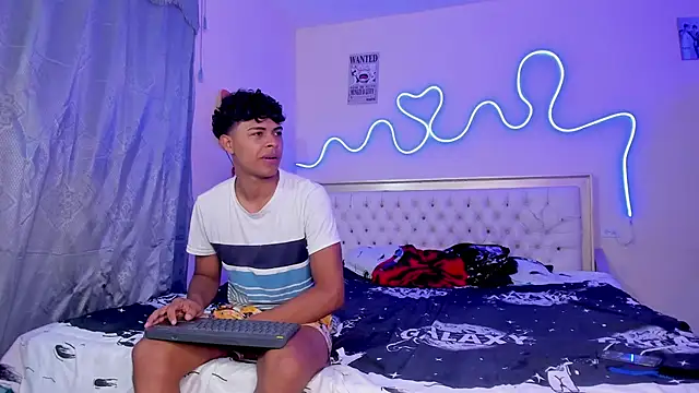 Snapshot of dafnezahiraa_ chatting on 19, 9, 2025 dafnezahiraa online show from 19, 9, 2025