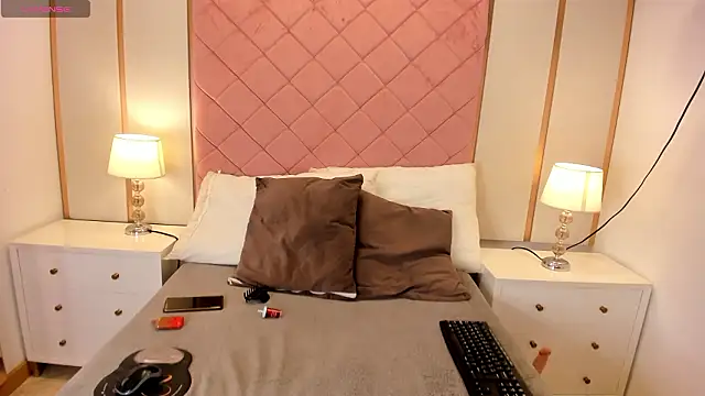 Issabella Roa online show from 2, 3, 2026