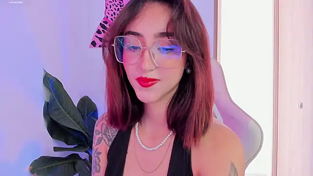 Snapshot of MelodieRoy chatting on 10, 2, 2025 MelodieRoy online show from 10, 2, 2025