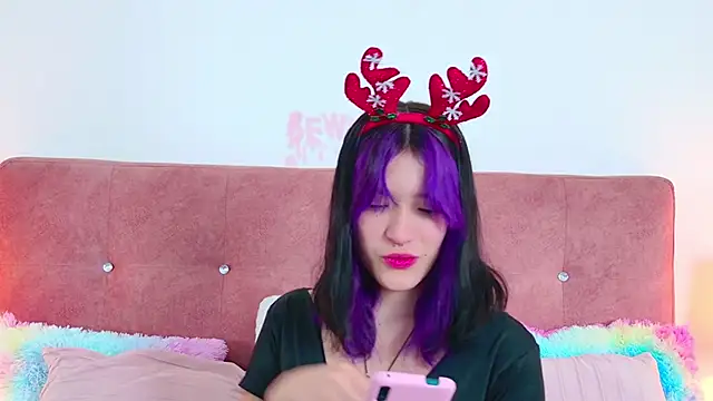 Snapshot of AlliciaKim chatting on 8, 12, 2024 AlliciaKim online show from 8, 12, 2024