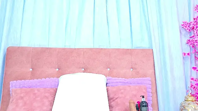 Snapshot of AlliciaKim chatting on 26, 11, 2025 AlliciaKim online show from 26, 11, 2025