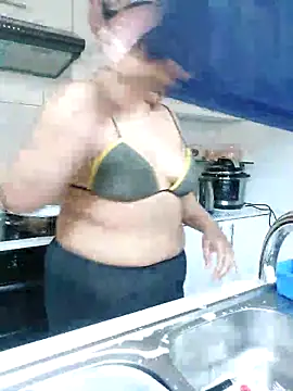 Snapshot of GoddessLorenaTheeSiren chatting on 3, 3, 2025 GoddessLorenaTheeSiren online show from 3, 3, 2025