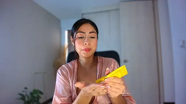 Snapshot of auroracaruso11 chatting on 13, 6, 2026 auroracaruso11 online show from 13, 6, 2026