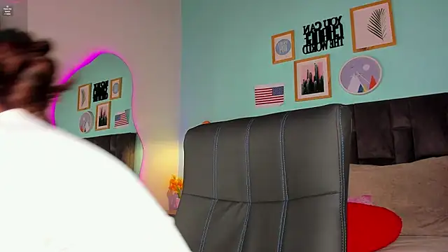 ParisFox  online show from 17, 1, 2025