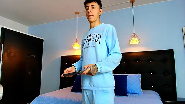 Lobo 17  online show from 16, 2, 2025