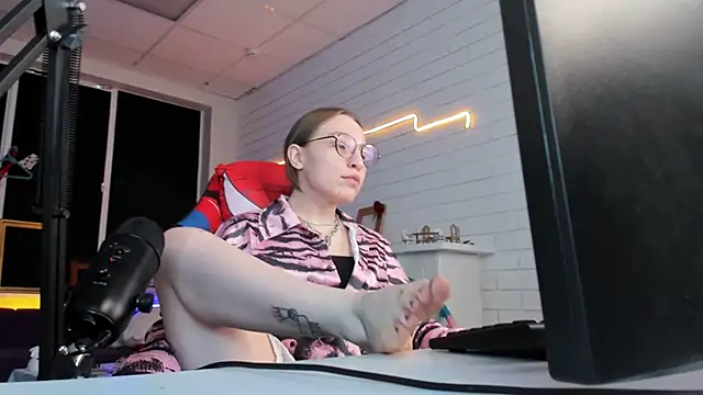 AphexQueen online show from 26, 2, 2025