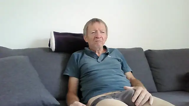 naturiste974 online show from 14, 5, 2026
