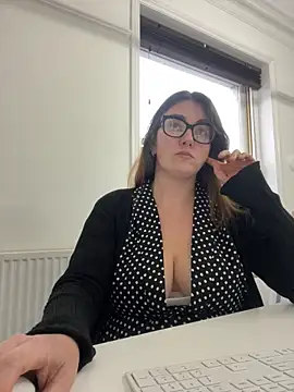 Miss Stassi online show from 13, 12, 2024