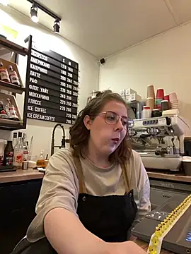 Snapshot of cinnabon_ chatting on 29, 4, 2026 cinnabon online show from 29, 4, 2026