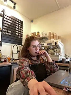 Snapshot of cinnabon_ chatting on 3, 6, 2026 cinnabon online show from 3, 6, 2026
