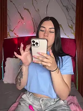 Snapshot of emily_22x chatting on 4, 11, 2025 emily 22x online show from 4, 11, 2025