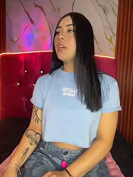 Snapshot of emily_22x chatting on 19, 11, 2025 emily 22x online show from 19, 11, 2025