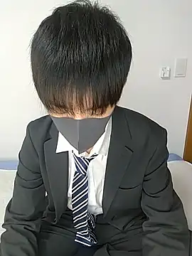 Snapshot of itsme_LEON chatting on 8, 3, 2025 itsme LEON online show from 8, 3, 2025