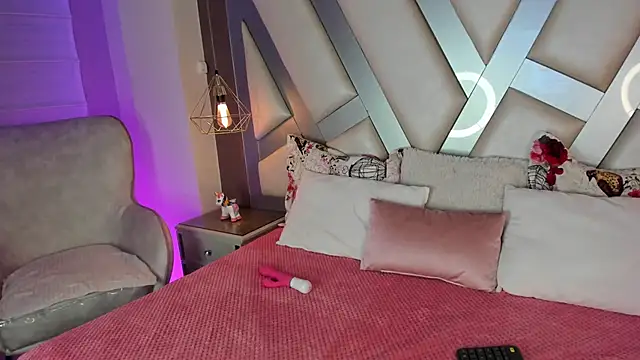 Amber villalobos  online show from 19, 11, 2025