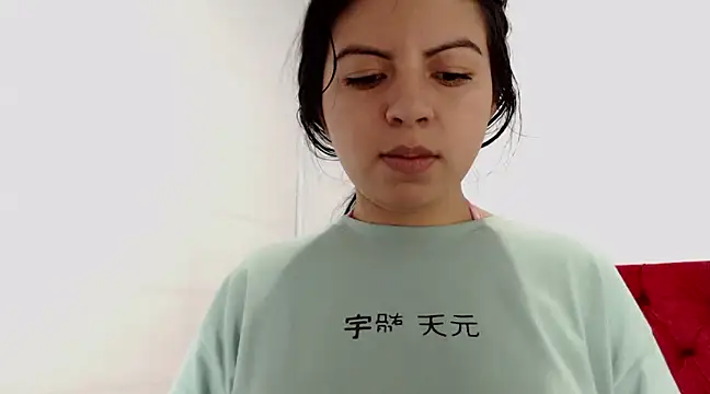 Snapshot of CarolineBrunx chatting on 7, 2, 2025 CarolineBrunx online show from 7, 2, 2025