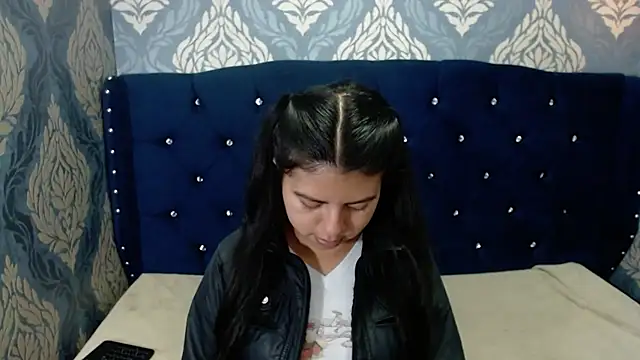 Snapshot of CarolineBrunx chatting on 20, 3, 2025 CarolineBrunx online show from 20, 3, 2025
