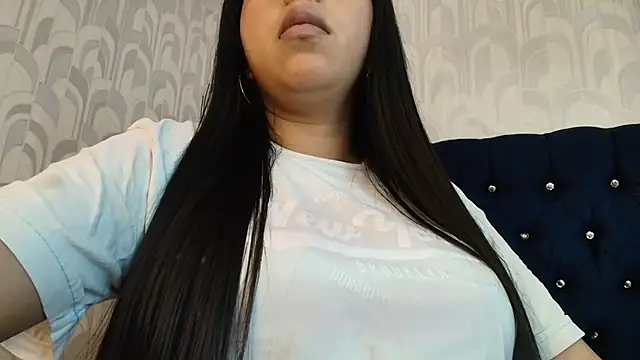 Snapshot of CarolineBrunx chatting on 9, 5, 2026 CarolineBrunx online show from 9, 5, 2026