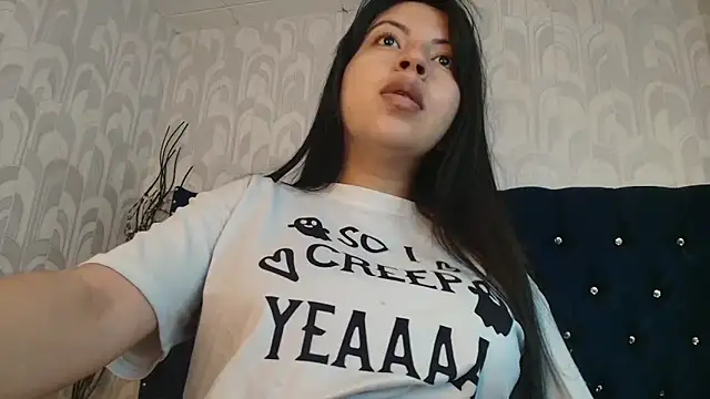 Snapshot of CarolineBrunx chatting on 14, 5, 2026 CarolineBrunx online show from 14, 5, 2026