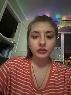 Snapshot of sexyy_girl_ chatting on 30, 12, 2024 sexyy girl  online show from 30, 12, 2024