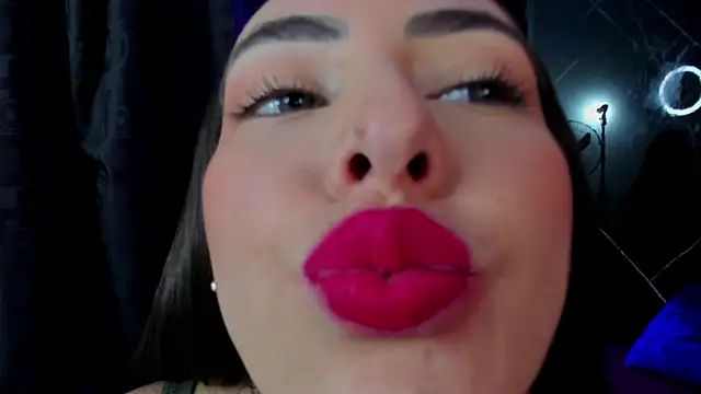 Vennus gir online show from 11, 11, 2025