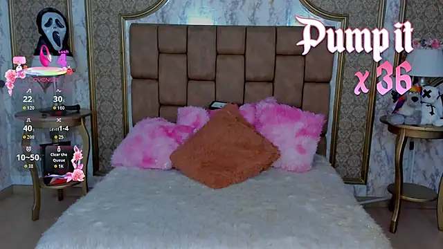 SoffiQueen online show from 28, 10, 2025