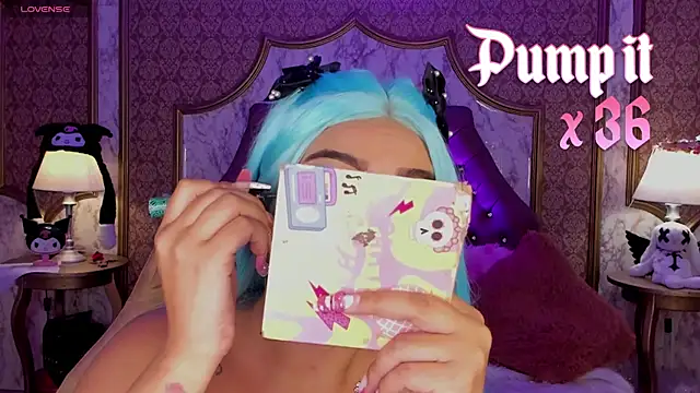 SoffiQueen online show from 17, 4, 2026