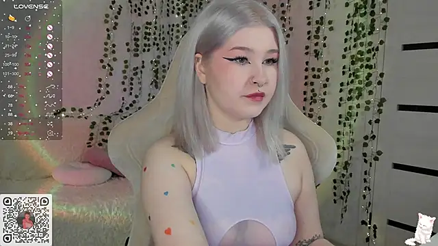 chillycharm online show from 11, 2, 2025