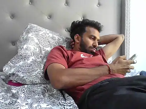 skinny  boy   online show from 4, 11, 2025