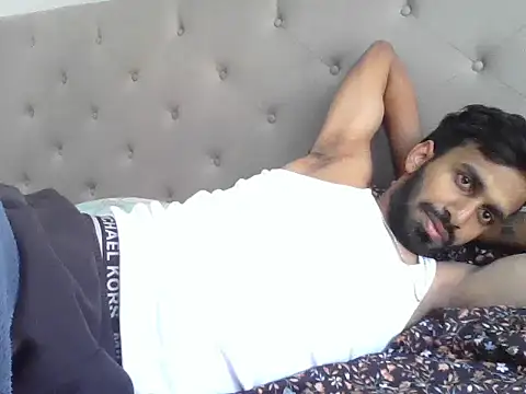 skinny  boy   online show from 14, 11, 2025