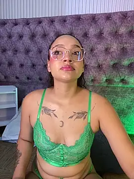 Snapshot of EMILYY_FOXY chatting on 31, 5, 2026 EMILYY FOXY online show from 31, 5, 2026