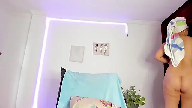 anniesweet- online show from 10, 11, 2025