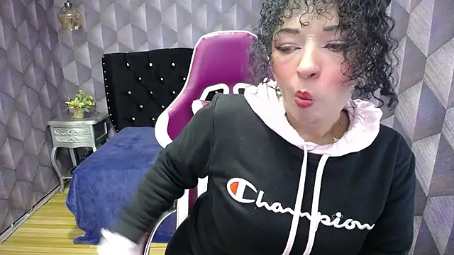 Snapshot of Sofiacowperx chatting on 4, 2, 2025 Sofiacowperx online show from 4, 2, 2025