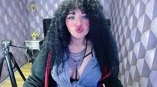 Snapshot of Sofiacowperx chatting on 8, 2, 2025 Sofiacowperx online show from 8, 2, 2025