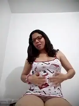 Snapshot of Carliina_Soussa chatting on 4, 2, 2025 Carliina Soussa online show from 4, 2, 2025