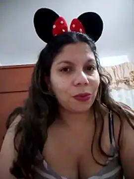 Snapshot of Carliina_Soussa chatting on 31, 10, 2025 Carliina Soussa online show from 31, 10, 2025