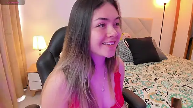 Snapshot of Lau_Bee chatting on 13, 3, 2025 Lau Bee online show from 13, 3, 2025