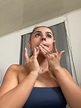 ZoeJohnsoon online show from 30, 10, 2025