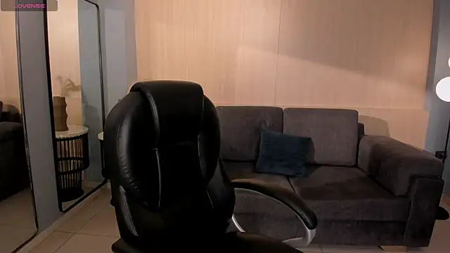 Snapshot of SavannahStorm chatting on 10, 7, 2026 SavannahStorm online show from 10, 7, 2026
