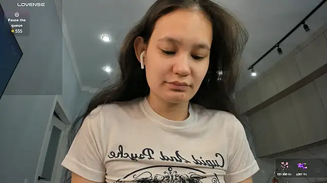 Snapshot of miss_shine chatting on 24, 12, 2024 miss shine online show from 24, 12, 2024