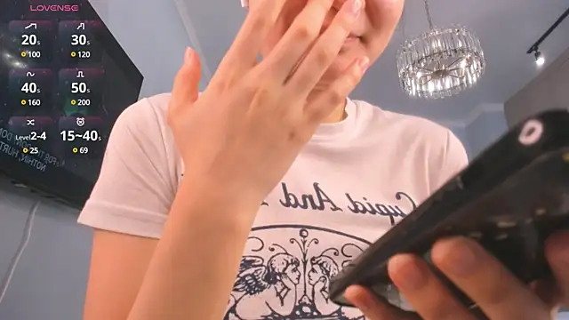 Snapshot of miss_shine chatting on 3, 3, 2025 miss shine online show from 3, 3, 2025