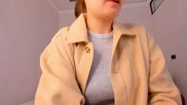 Snapshot of miss_shine chatting on 1, 10, 2025 miss shine online show from 1, 10, 2025