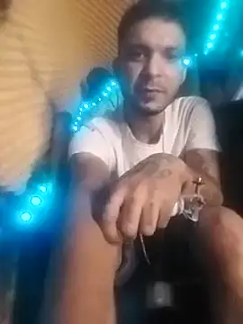 Snapshot of _Dmente_ chatting on 5, 3, 2025 Dmente online show from 5, 3, 2025