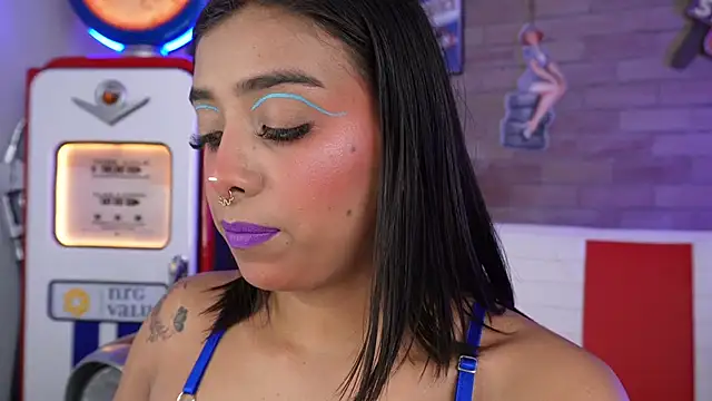 Snapshot of miss_collins chatting on 11, 2, 2026 miss collins online show from 11, 2, 2026