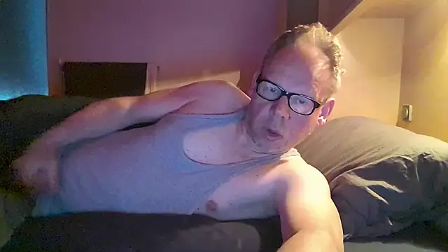 Snapshot of kinkyslet8 chatting on 3, 5, 2026 kinkyslet8 online show from 3, 5, 2026