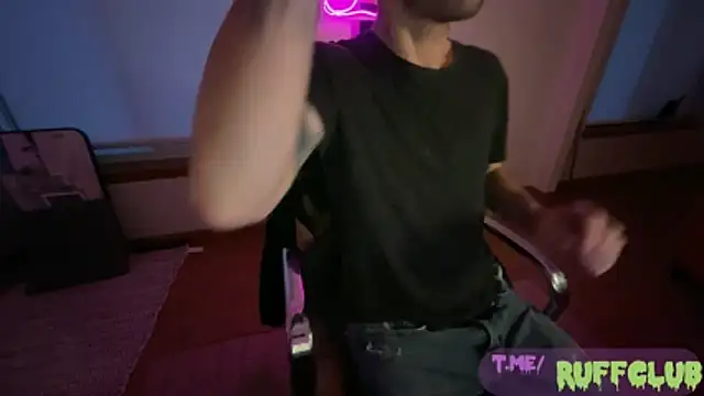 Snapshot of RuffClvb chatting on 26, 11, 2025 RuffClvb online show from 26, 11, 2025