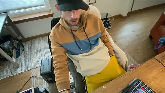 Snapshot of RuffClvb chatting on 5, 12, 2025 RuffClvb online show from 5, 12, 2025